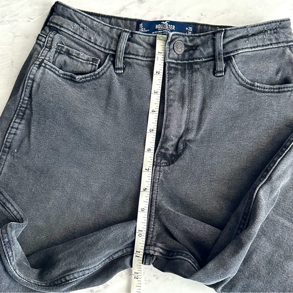 Hollister Ultra High-Rise Mom Jean Size 1 Short - Picture 12 of 16